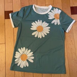 Daisy TEE - brand new!
